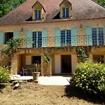 Propriete Avec Piscine De 2 A 9 Personnes, De Saint Donat, *