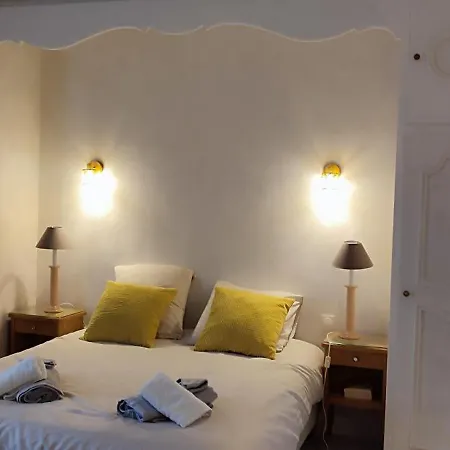 Propriete Avec Piscine De 2 A 9 Personnes, De Saint Donat, * La Roque-Gageac