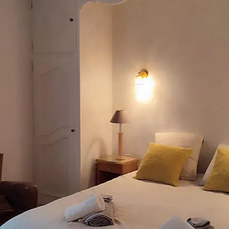 Propriete Avec Piscine De 2 A 9 Personnes, De Saint Donat, Holiday home