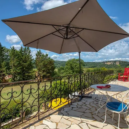 Propriete Avec Piscine De 2 A 9 Personnes, De Saint Donat, *