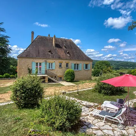 Propriete Avec Piscine De 2 A 9 Personnes, De Saint Donat,