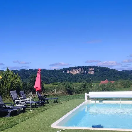 Propriete Avec Piscine De 2 A 9 Personnes, De Saint Donat, Holiday home *