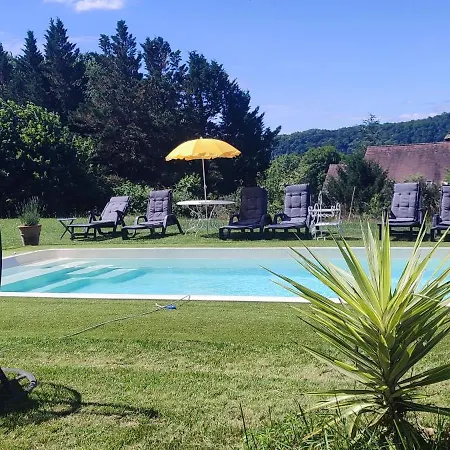 Nyaraló Propriete Avec Piscine De 2 A 9 Personnes, De Saint Donat, *