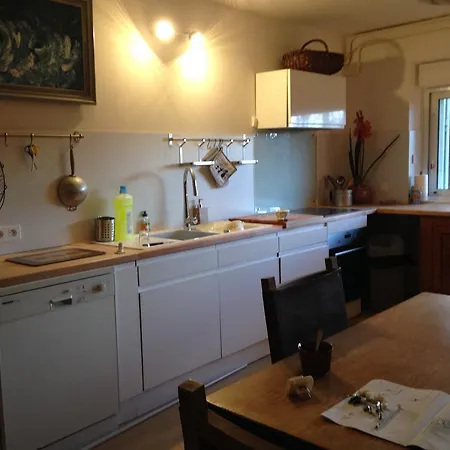 Propriete Avec Piscine De 2 A 9 Personnes, De Saint Donat, *