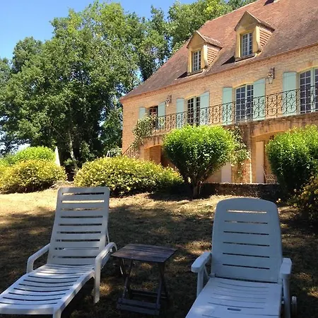 Propriete Avec Piscine De 2 A 9 Personnes, De Saint Donat,