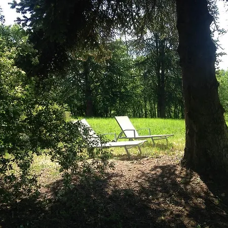 Propriete Avec Piscine De 2 A 9 Personnes, De Saint Donat,