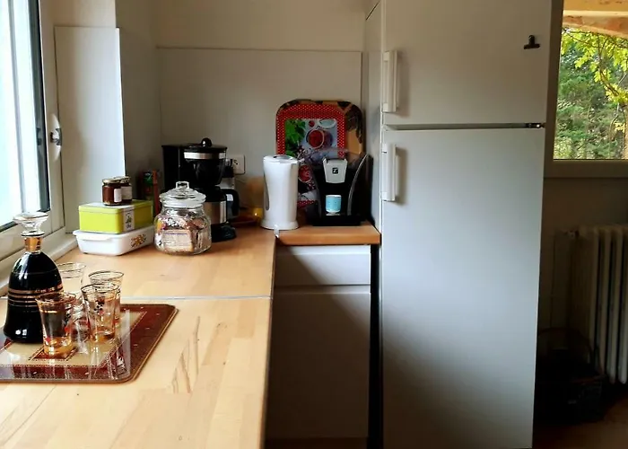 Propriété Avec Piscine De 2 à 9 Personnes, De Saint Donat, Hébergement de vacances